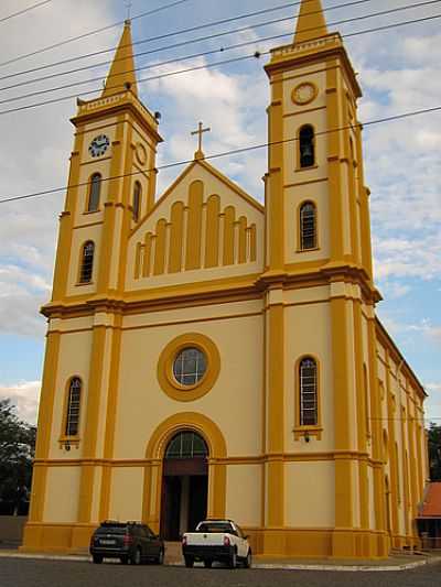 IGREJA MATRIZ POR ELCIO MELLO - PINHALO - PR