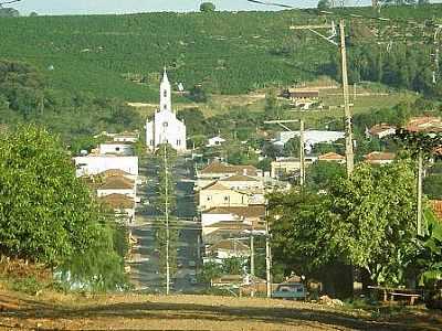 VISTA DA IGREJA CATLICA DE PINHALO POR ANDERSON JULIA DE S... - PINHALO - PR