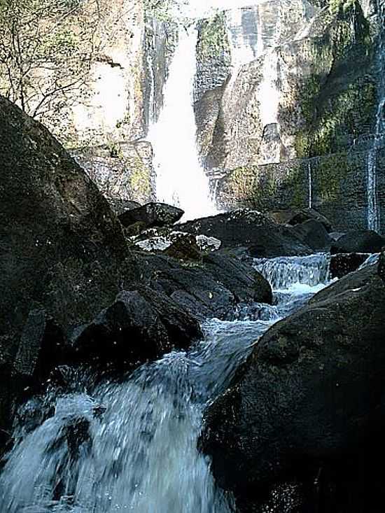 CACHOEIRA DO ZORALDO EM PINHO-FOTO:ANTONIO ALVES - PINHO - PR