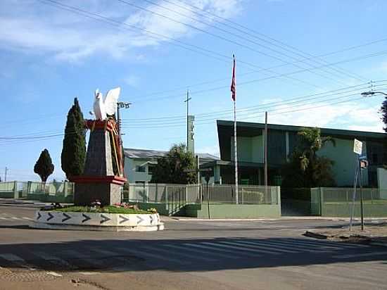 IGREJA MATRIZ DO DIVINO ESPRITO SANTO EM PINHO-FOTO:ANTONIO ALVES - PINHO - PR