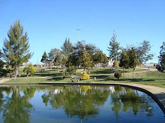 LAGO NA PRAA DARCI BROLINI EM PINHO-FOTO:ANTONIO ALVES. - PINHO - PR