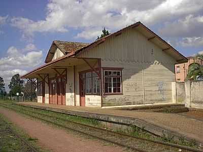 ESTAO FERROVIRIA -
FOTO:RALPH M. GIESBRECHT - PIRA DO SUL - PR