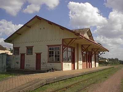 ESTAO FERROVIRIA -
FOTO:RALPH M. GIESBRECHT - PIRA DO SUL - PR