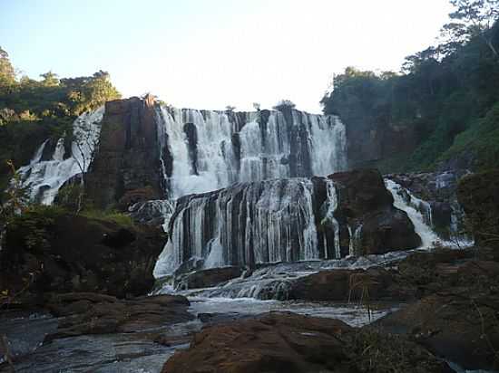 CACHOEIRA NA MARREQUINHA-FOTO:FBIO MANCHUR  - PITANGA - PR