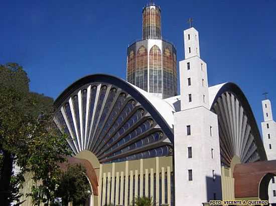 CATEDRAL DE SANTANA EM PONTA GROSSA-FOTO:VICENTE A. QUEIROZ - PONTA GROSSA - PR