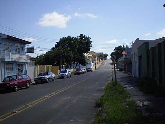 RUA JOO CECY FILHO EM PONTA GROSSA-FOTO:RAFAEL KLIMEK - PONTA GROSSA - PR