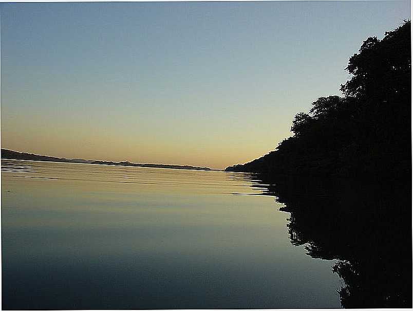 PORTO RICO-PR-SAINDO DA PRAIA NO RIO PARAN-FOTO:LUCIANO GASPAR FARIAS - PORTO RICO - PR