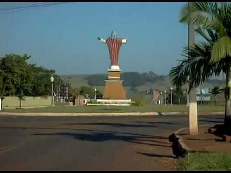 PRIMEIRO DE MAIO-PR-CRISTO NA ENTRADA DA CIDADE-FOTO:DEVANIR3
 - PRIMEIRO DE MAIO - PR