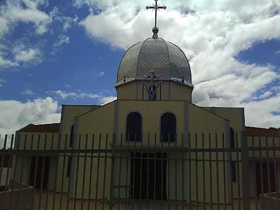 IGREJA EM PRUDENTPOLIS-PR-FOTO:LUIZCARLOSCWB - PRUDENTPOLIS - PR