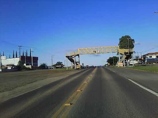 PASSARELA NA RODOVIA BR-160 EM PRUDENTPOLIS-PR-FOTO:LUIZCARLOSCWB - PRUDENTPOLIS - PR