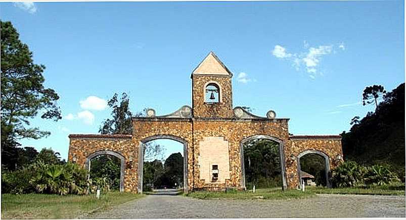 ESTRADA DA GRACIOSA,LIMITES ENTRE QUATRO BARRAS E  MORRETES - QUATRO BARRAS - PR