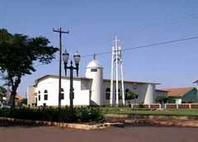 IGREJA-FOTO:ARTEMIO C.KARPINSKI - QUATRO PONTES - PR