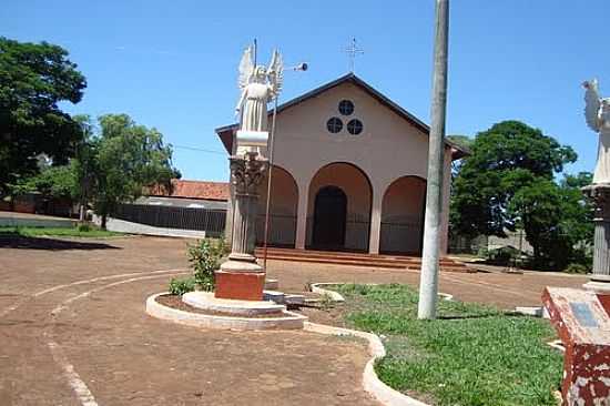 IGREJA EM QUINZPOLIS-FOTO:LDSA - QUINZPOLIS - PR