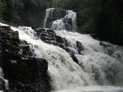 CACHOEIRA DA USINA HIDROELETRICA , POR JONATHAN SOTTA - RESERVA - PR