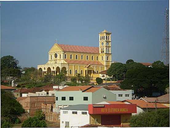 SANTURIO DO DIVINO EPRITO SANTO, POR NELSON ANTONIO NUNES - RIBEIRO DO PINHAL - PR