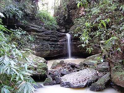 CACHOEIRA POR EDMUNDO HORWAT - RIO AZUL - PR