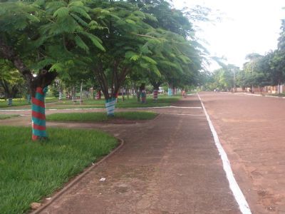 VISTA PARCIA DA PRAA CENTRAL E AVENIDA BRASIL, POR VALTER CESAR ROSA - RIO BONITO - PR