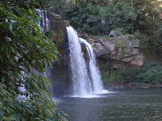 RIO BRANCO DO IVA-PR-CACHOEIRA-FOTO:SOFIA KAWKA DO PRADO  - RIO BRANCO DO IVA - PR