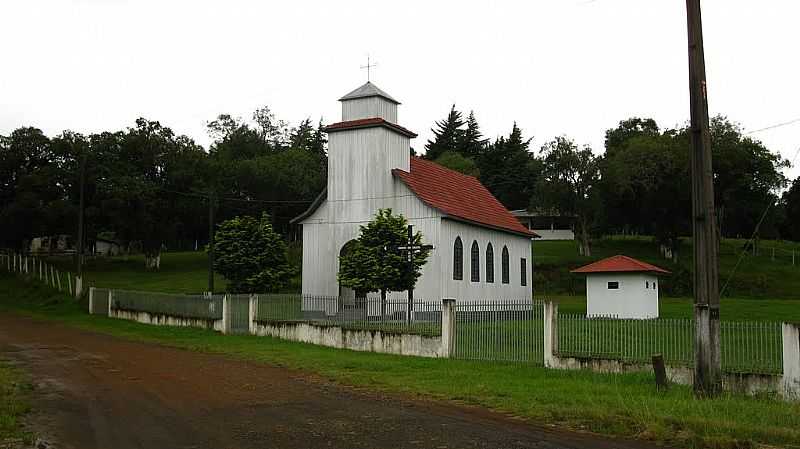 RIO DAS PEDRAS-PR-IGREJA DA COMUNIDADE-FOTO:LOIVINHO FRANA - RIO DAS PEDRAS - PR