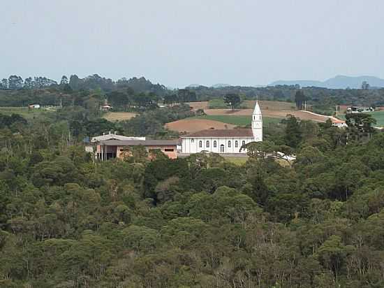 VISTA DA IGREJA MATRIZ DE ROA VELHA-FOTO:EDUARDO JOSE JANKOSZ - ROA VELHA - PR