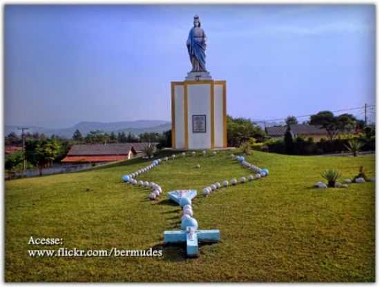 MONUMENTO  PADROEIRA, POR LEANDRO BERMUDES - ROSRIO DO IVA - PR