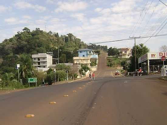 AVENIDA EM SALTO DO LONTRA-PR-FOTO:ARTEMIO C.KARPINSKI - SALTO DO LONTRA - PR