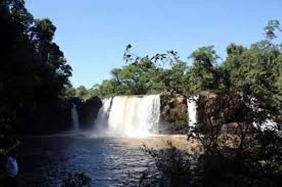 CACHOEIRA EM SALTO DO LONTRA-PR-FOTO:PARANATURISMO.COM - SALTO DO LONTRA - PR