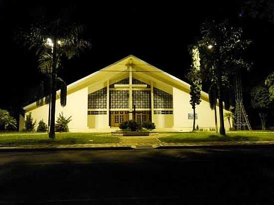 PARQUIA DE SANTO ANTNIO EM SANTA HELENA-FOTO:RICARDO MERCADANTE - SANTA HELENA - PR