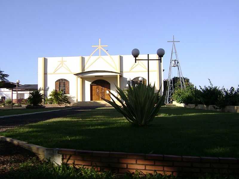 SANTA HELENA-PR-IGREJA NO DISTRITO MORENINHA-FOTO:ARTEMIO CLIDES KARPINSKI - SANTA HELENA - PR