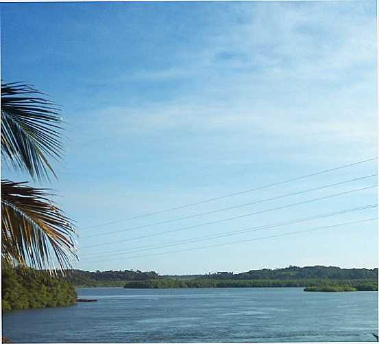 ENCONTRO DO RIO CACHOEIRA COM O RIO SANTANA, POR BADO BRASIL - ILHUS - BA