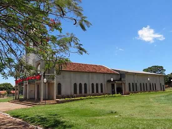 IGREJA MATRIZ DE SANTA MNICA-FOTO:RICARDO MERCADANTE - SANTA MNICA - PR