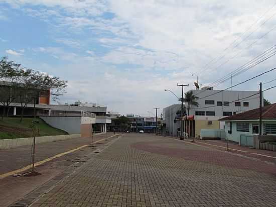 SO MIGUEL DO IGUAU-PR-CALADO DA RUA CU AZUL AO LADO DA PREFEITURA-FOTO:RICARDO MERCADANTE - SO MIGUEL DO IGUAU - PR