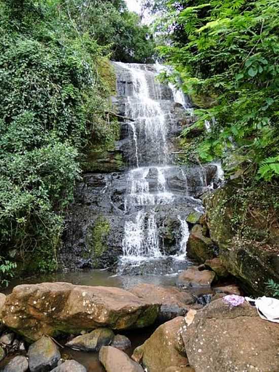 CACHOEIRA DA ONA NO DISTRITO DE SO ROQUE-FOTO:RICARDO MERCADANTE - SO ROQUE - PR