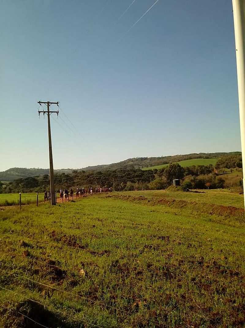 IMAGENS DA COMUNIDADE SO SALVADOR, MUNICPIO DE CASCAVL/PR - SO SALVADOR - PR