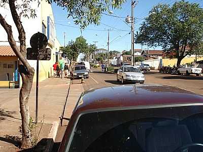 VISTA DA AV. SENTIDO OESTE POR TIAGO TRENTINI - SERTANPOLIS - PR