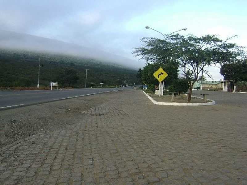 IRAJUBA-BA-ENTRADA DA CIDADE-FOTO:EMILENE - IRAJUBA - BA