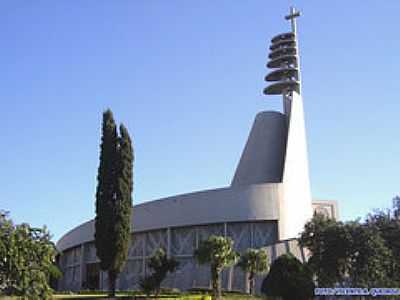 CATEDRAL DE CRISTO REI-FOTO:VICENTE A. QUEIROZ - TOLEDO - PR