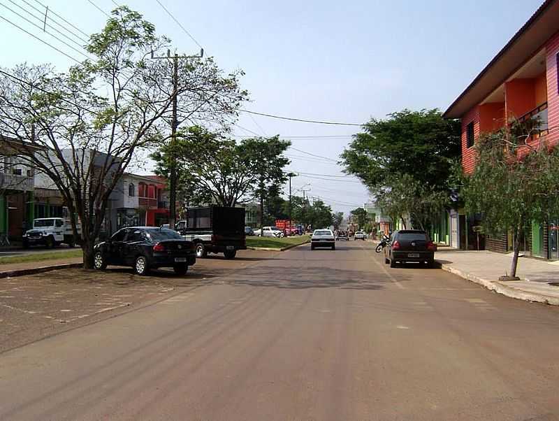 AV. BRASIL (FOTO ARTEMIO KARPINSKI). - TRS BARRAS DO PARAN - PR