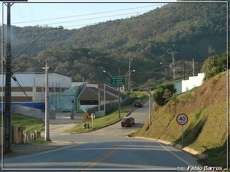 AV. LUCIDIO FLORNCIO RIBEIRO, BIBLIOTECA E GINSIO AO FUNDO - TUNAS DO PARAN - FOTO: FBIO BARROS - - TUNAS DO PARAN - PR