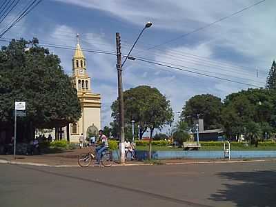 PRAA E IGREJA MATRIZ-FOTO:AGNALDO RAMOS  - URA - PR