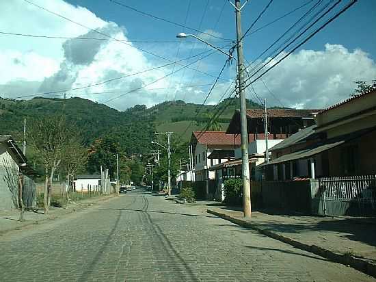 AMPARO-RJ-RUA DA CIDADE-FOTO:EDER SALES - AMPARO - RJ