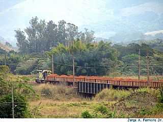 PONTE FERROVIRIA POR JORGE A FERREIRA JR - ANDRADE PINTO - RJ