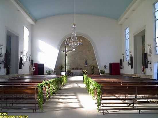 INTERIOR DA IGREJA DE N.SRA.DAS DORES-FOTO:RAYMUNDO P NETTO - AREAL - RJ