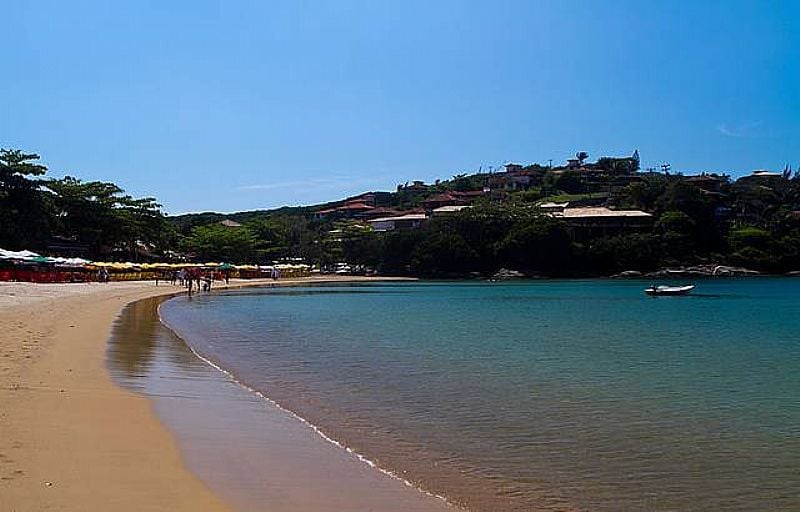 PRAIA DA FERRADURA
PELA MANH, MAR PARECE UMA PISCINA
FOTO: EDITORIA BZIOS ON LINE / ANNA FISCHER
 - BZIOS - RJ