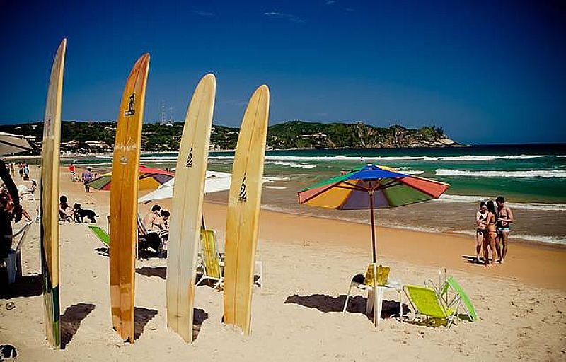 GERIB
ESCOLINHAS DE SURF SE CONCENTRAM NO CANTO ESQUERDO
FOTO: EDITORIA BZIOS ONLINE  - BZIOS - RJ