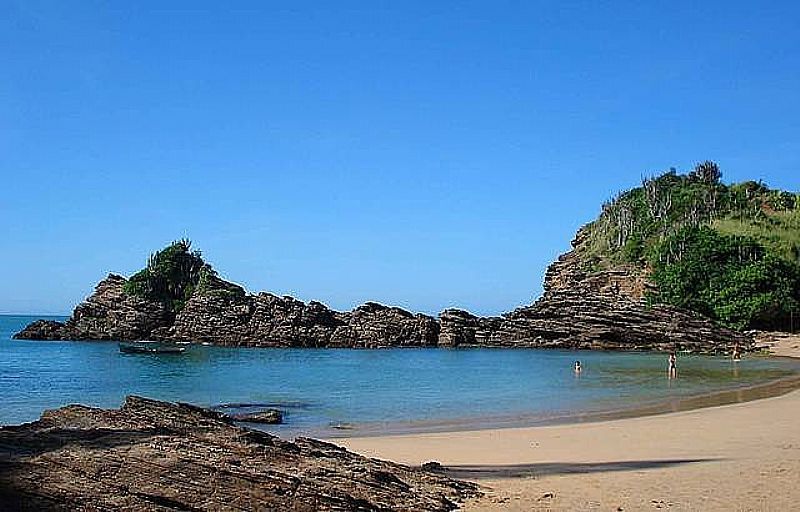 PRAIA DA 
FERRADURINHA
PAISAGEM TPICA RENE MAR CRISTALINO, ROCHAS E VEGETAO NATIVA
FOTO: ENVIADA POR NICANOR DUARTE
 - BZIOS - RJ