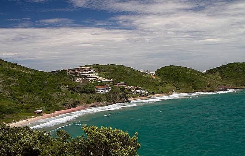 PRAIA BRAVA
BOAS ONDAS ATRAEM OS SURFISTAS
FOTO: EDITORIA BZIOS ONLINE / AF
 - BZIOS - RJ