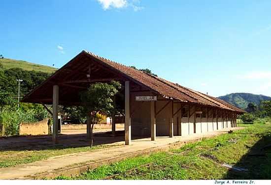 ANTIGA ESTAO FERROVIRIA DE AVELAR-RJ-FOTO:JORGE A. FERREIRA JR - AVELAR - RJ