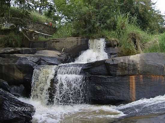 CACHOEIRA EM AVELAR-RJ-FOTO:MARCELO LEO - AVELAR - RJ