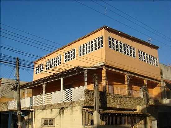 RESIDNCIA EM BARRA DE MACA-FOTO:HANGLOOSE - BARRA DE MACA - RJ